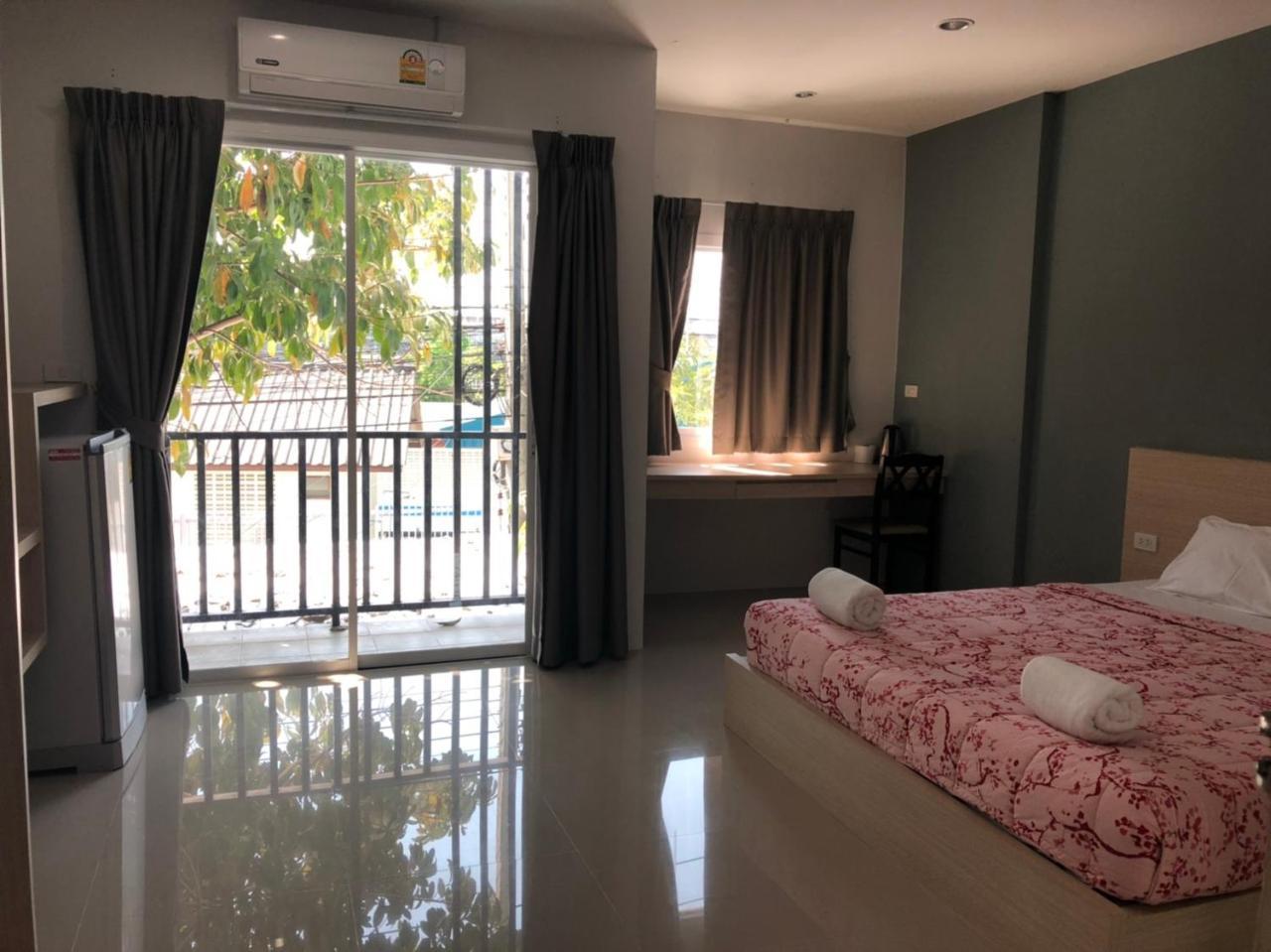 Khao Oat Airport Hotel Nai Yang Beach Exterior foto