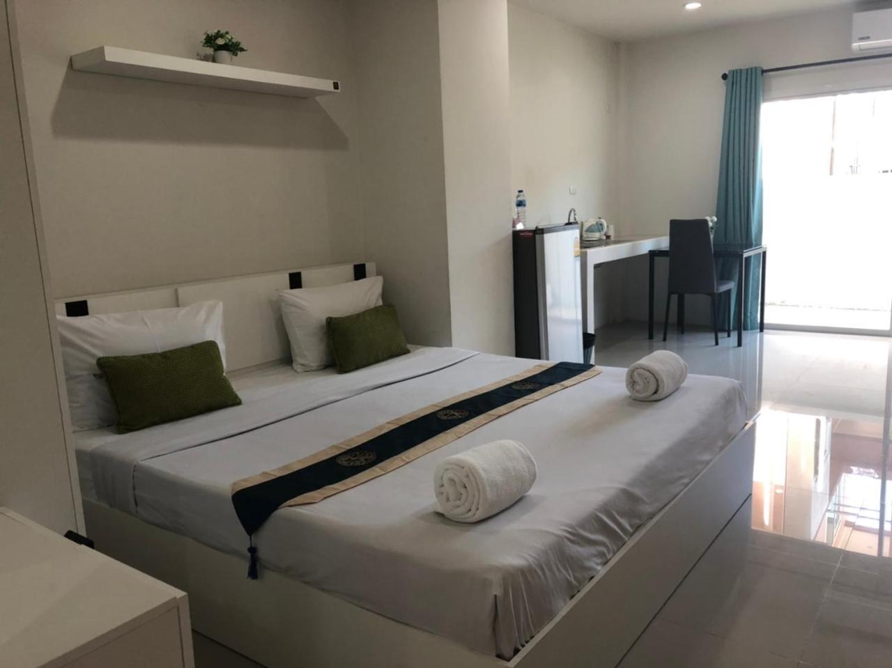 Khao Oat Airport Hotel Nai Yang Beach Exterior foto